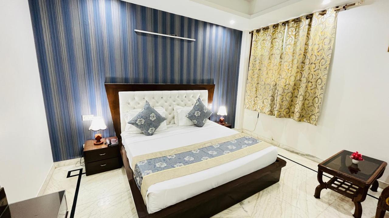 Hotel Starline Sector 28 Gurgaon Eksteriør bilde