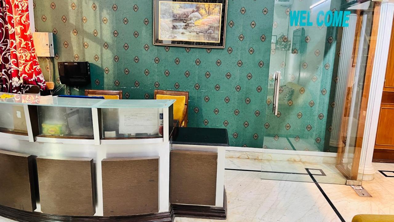 Hotel Starline Sector 28 Gurgaon Eksteriør bilde