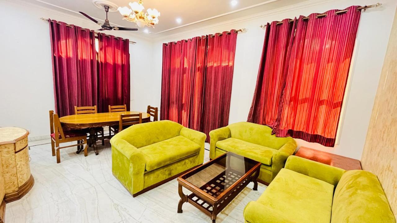 Hotel Starline Sector 28 Gurgaon Eksteriør bilde