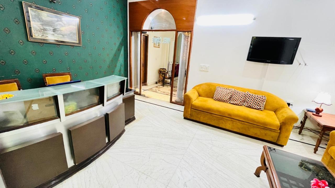 Hotel Starline Sector 28 Gurgaon Eksteriør bilde