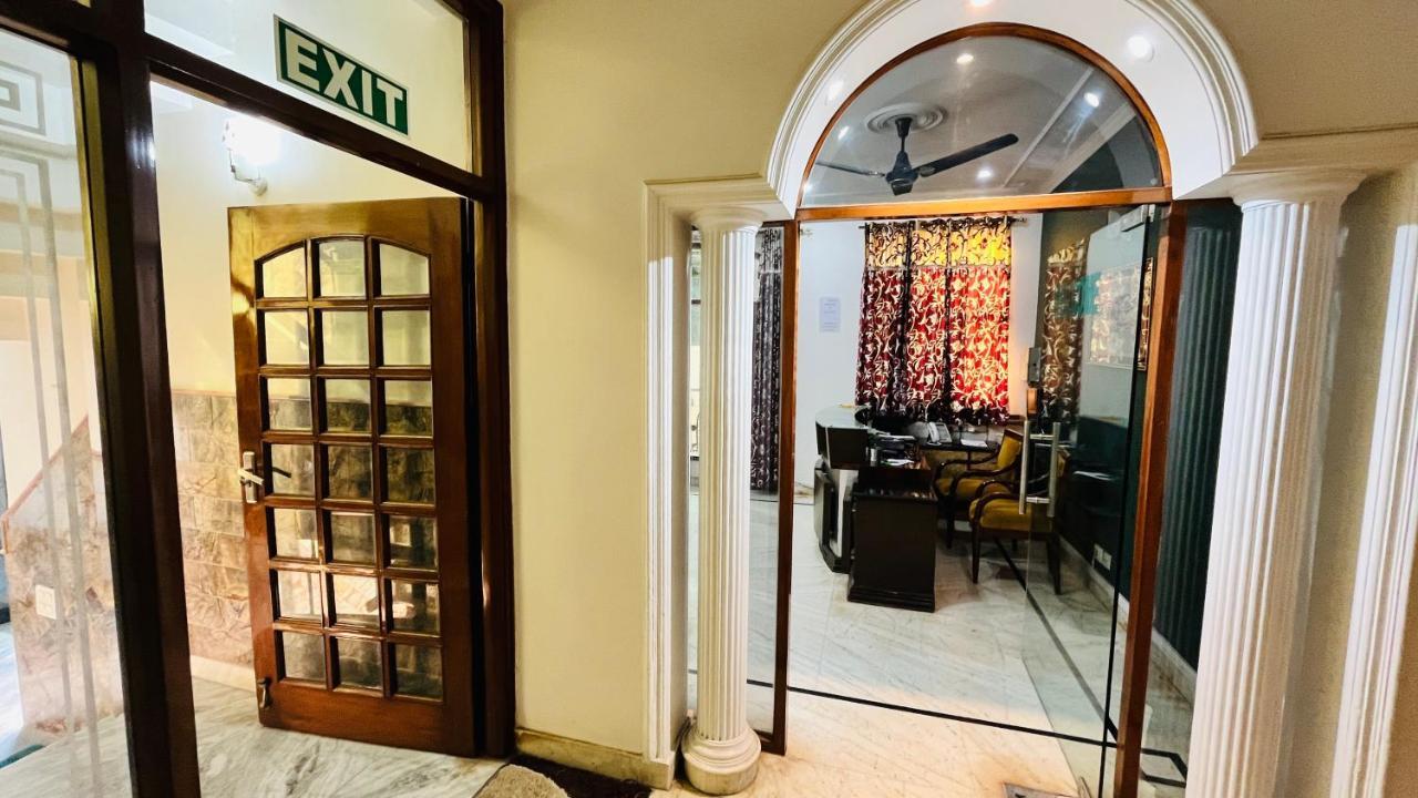 Hotel Starline Sector 28 Gurgaon Eksteriør bilde