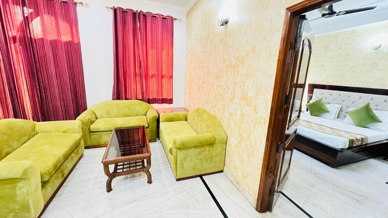 Hotel Starline Sector 28 Gurgaon Eksteriør bilde