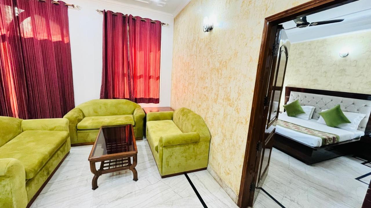 Hotel Starline Sector 28 Gurgaon Eksteriør bilde