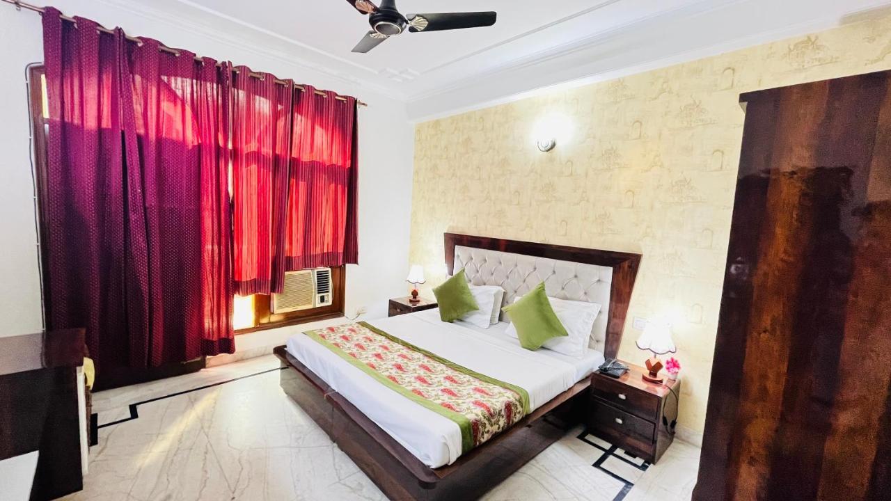 Hotel Starline Sector 28 Gurgaon Eksteriør bilde