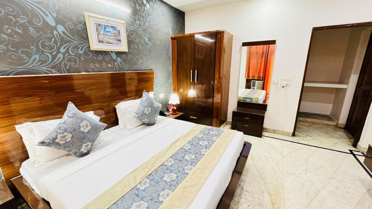 Hotel Starline Sector 28 Gurgaon Eksteriør bilde