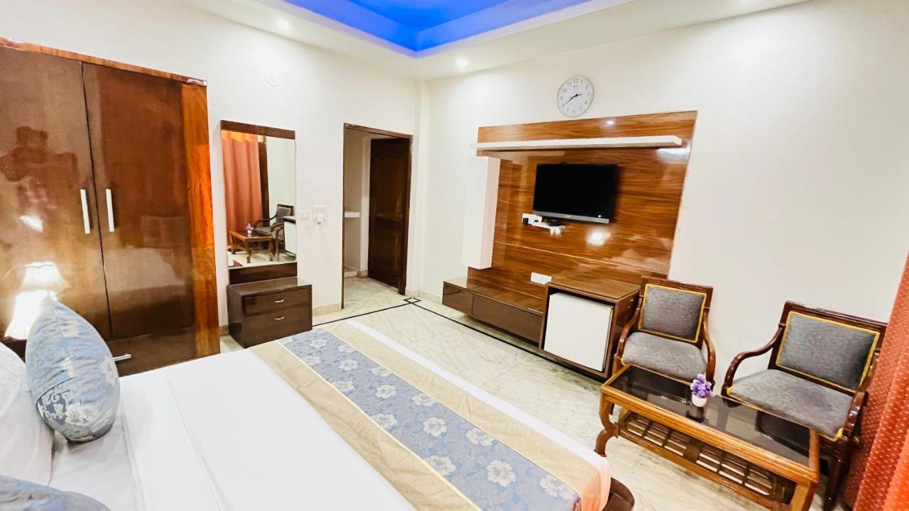 Hotel Starline Sector 28 Gurgaon Eksteriør bilde